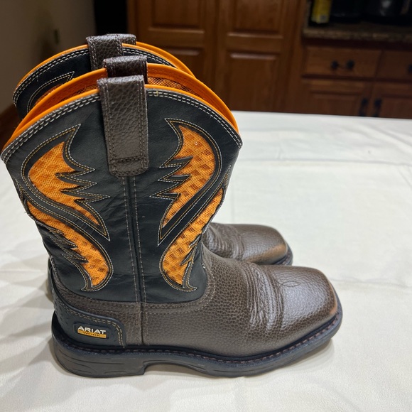 ARIAT SIZE 3 - Picture 6 of 16